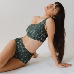 Flora High-Waisted Bottoms -Fashion Swimsuit 369A0321 ceb0c5a3 86b1 4723 8795 b86a99e13fff