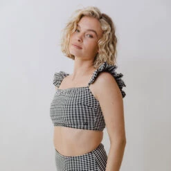 Hamptons Bella Crop, Black 18 Hamptons Bella Crop, Black -Fashion Swimsuit 369A0378