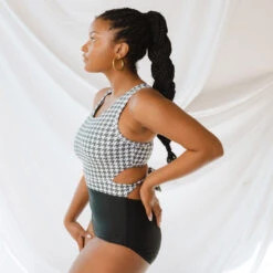 Island Breeze One-Piece Swimsuit -Fashion Swimsuit 369A0645final