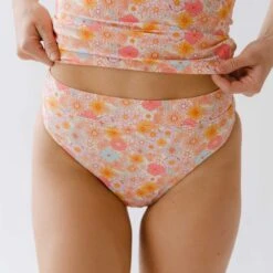Darling Pink Almost Cheeky Bottoms 10 Darling Pink Almost Cheeky Bottoms -Fashion Swimsuit 369A8268final 78d0a64b a80b 4d3d a908 a142325d3969