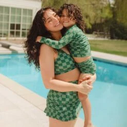 Mini Rash Guard And Shorts Set, Green Check -Fashion Swimsuit 369A8940finnal