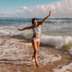 Darling Stripe Switchback Swim Crop -Fashion Swimsuit Darling Stripe Switchback5