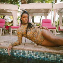 Golden Hour Long Sleeve Rash Guard One-Piece -Fashion Swimsuit I2A5150finnal